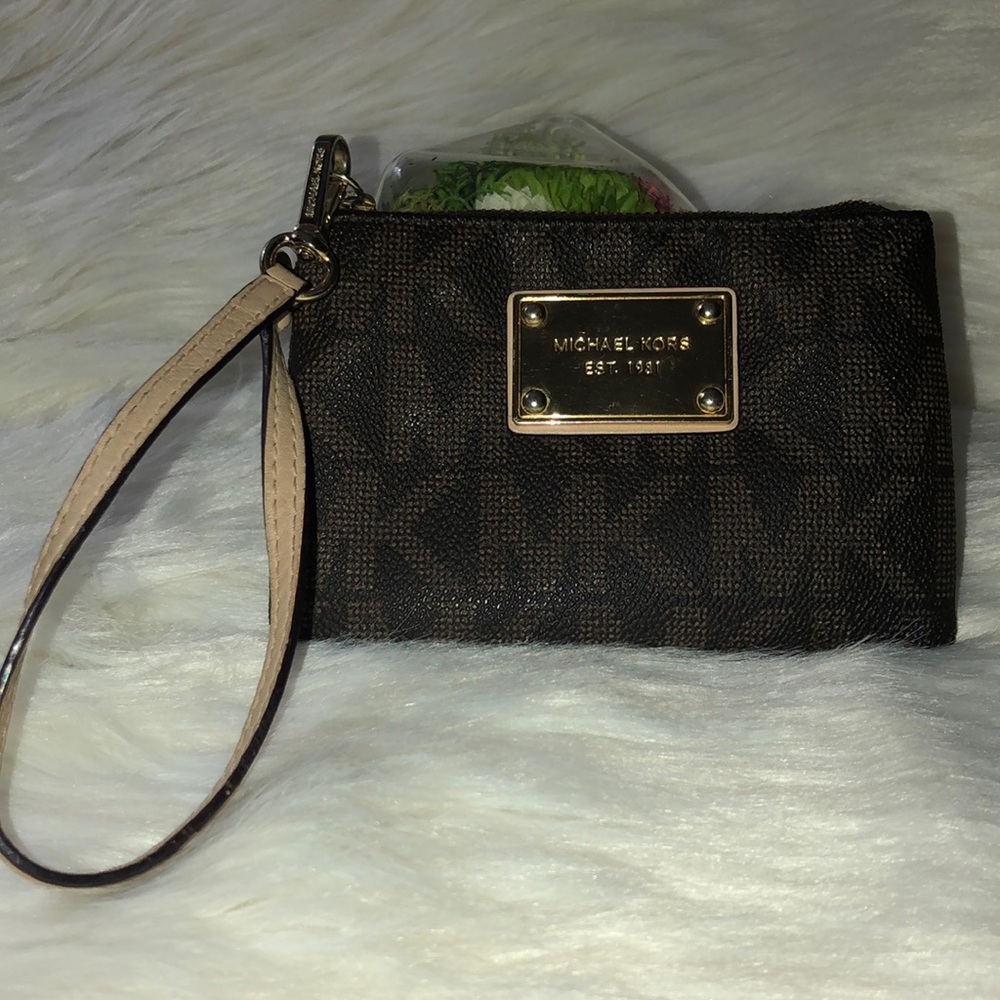 Michael Kors Jet Set Wristlet